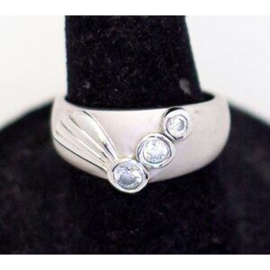 Size 7, Vintage Silver Tone Triple Rhinestones Ring - A23